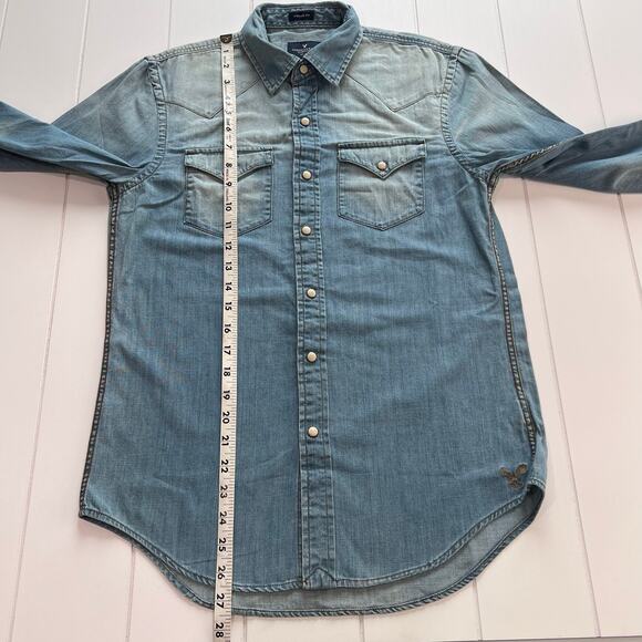 American Eagle AE Women’s size XS Denim pearl Snap Western Shirt Vintage Fit - Picture 7 of 7